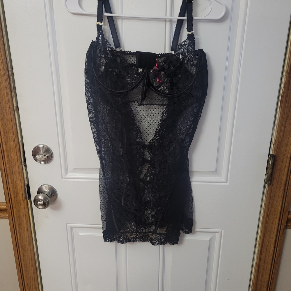 Chic Black Lace Chemise